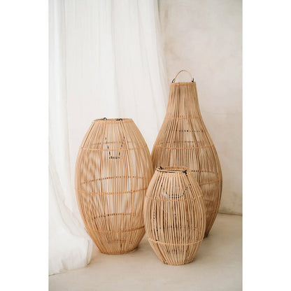 Rattan pendellampe 25×38 cm - konisk form, håndlavet