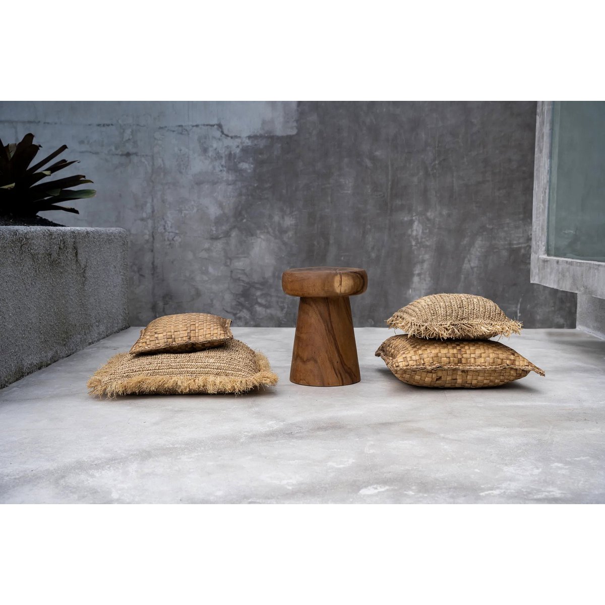 Raffia cushion cover 60×60 – handwoven, natural brown