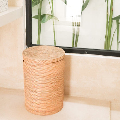 Rattan laundry basket with lid SARI M – 35 cm × 50 cm