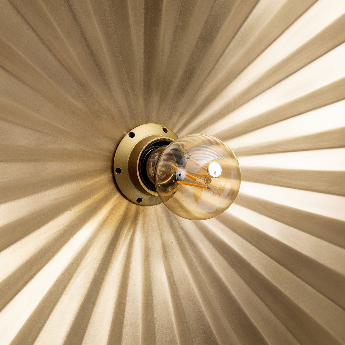 Iron wall lamp, medium - brass folded form