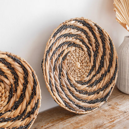 Seagrass wall basket Bandung 40 cm – graphic pattern
