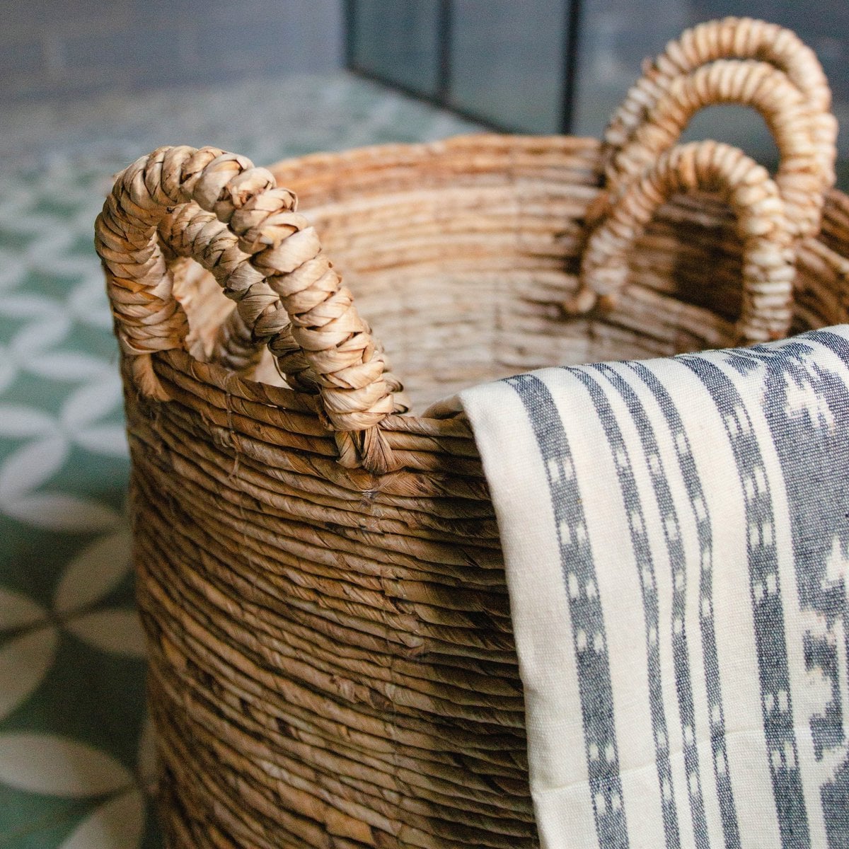 Woven storage basket SYAILENDRA L, 40 × 44 cm - made in Indonesia