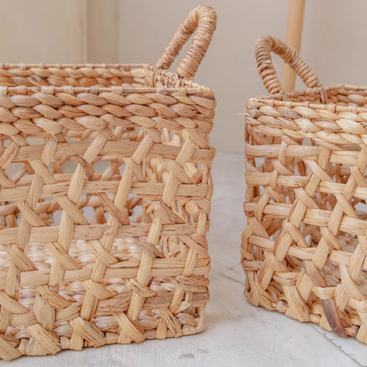 Water hyacinth shelf basket L – 45 × 34 × 27 cm