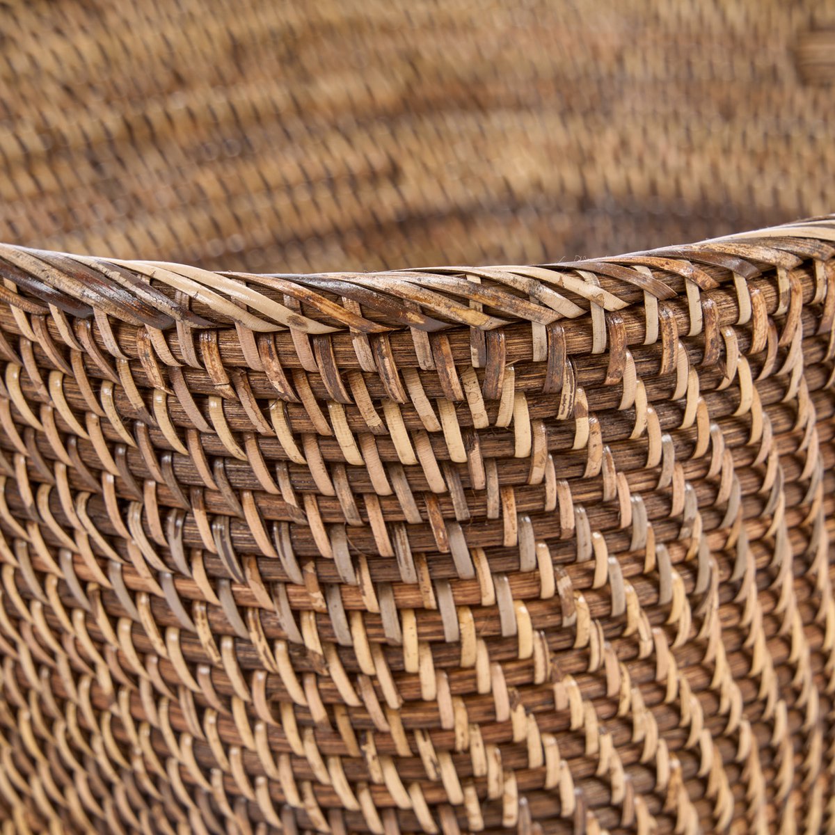 Wäschekorb aus Rattan, groß – handgeflochten