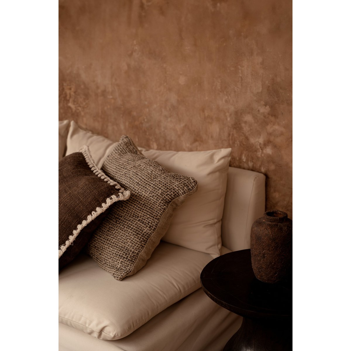Linen cushion cover 50×50 cm – natural black grain texture