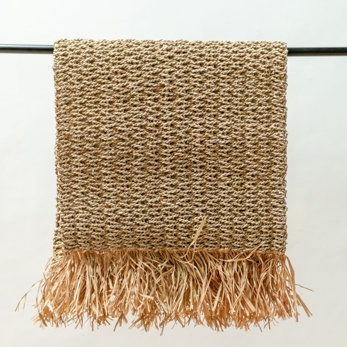 Seagrass & raffia rug 120×60 cm – striped, handwoven in Indonesia