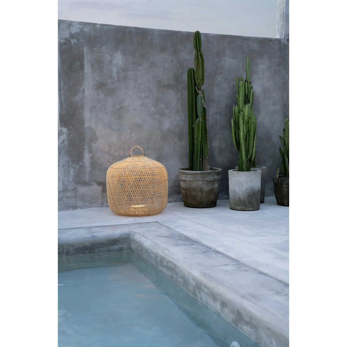 Rattan pendant shade L – Batu Bolong, handmade
