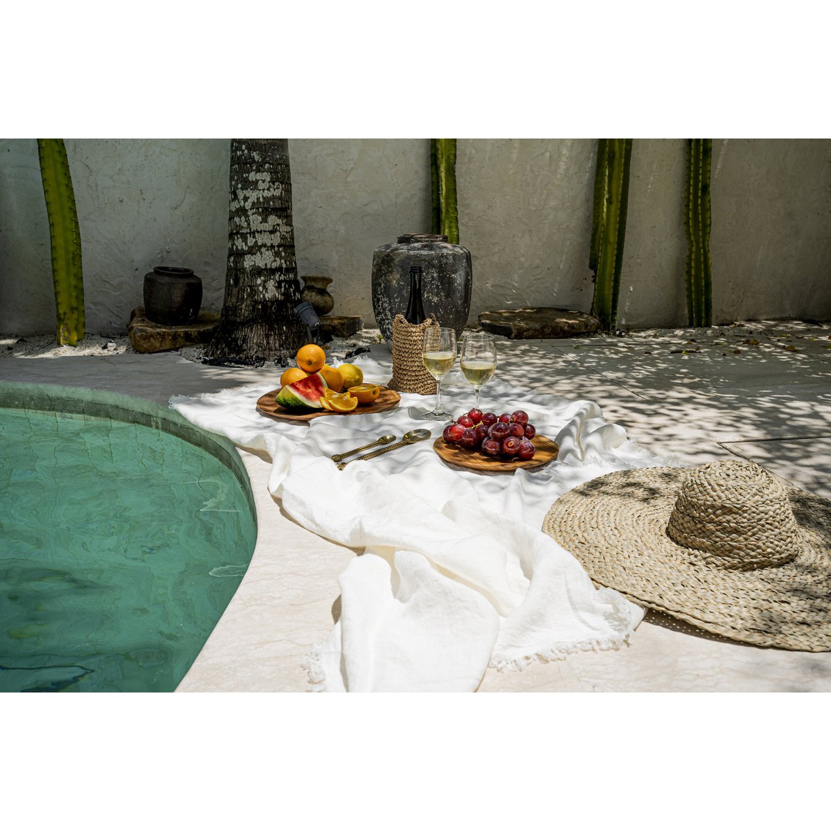 Linen tablecloth, white - 150 × 150 cm