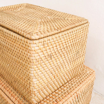 Handwoven rattan shelf basket with lid GRAHA M – 37 × 27 × 20 cm