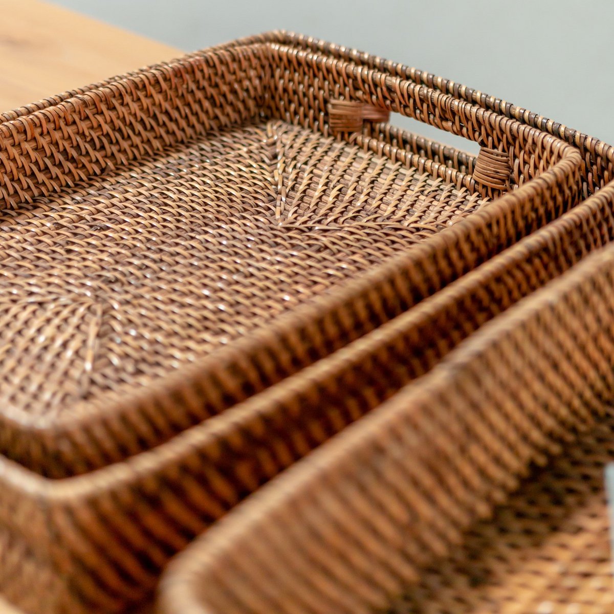 Rattan rectangular tray Amahai M – geometric, brown & red