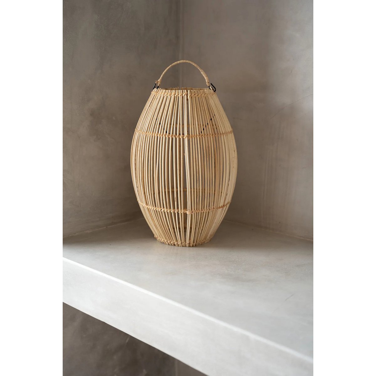 Rattan pendellampe 30×48 cm – konisk form, håndlavet