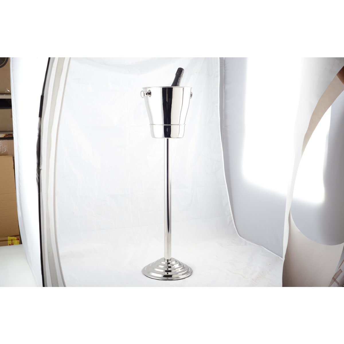 Stählerner Champagnerkübel auf Fuß, 84 cm hoch