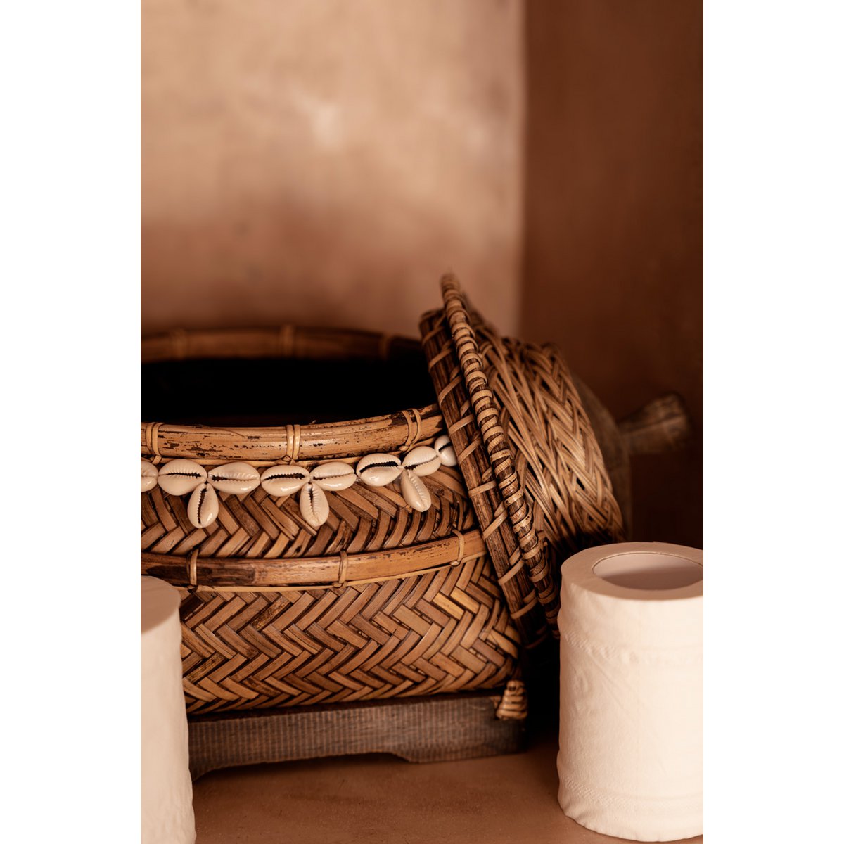 Bamboo storage box with shell detail - round