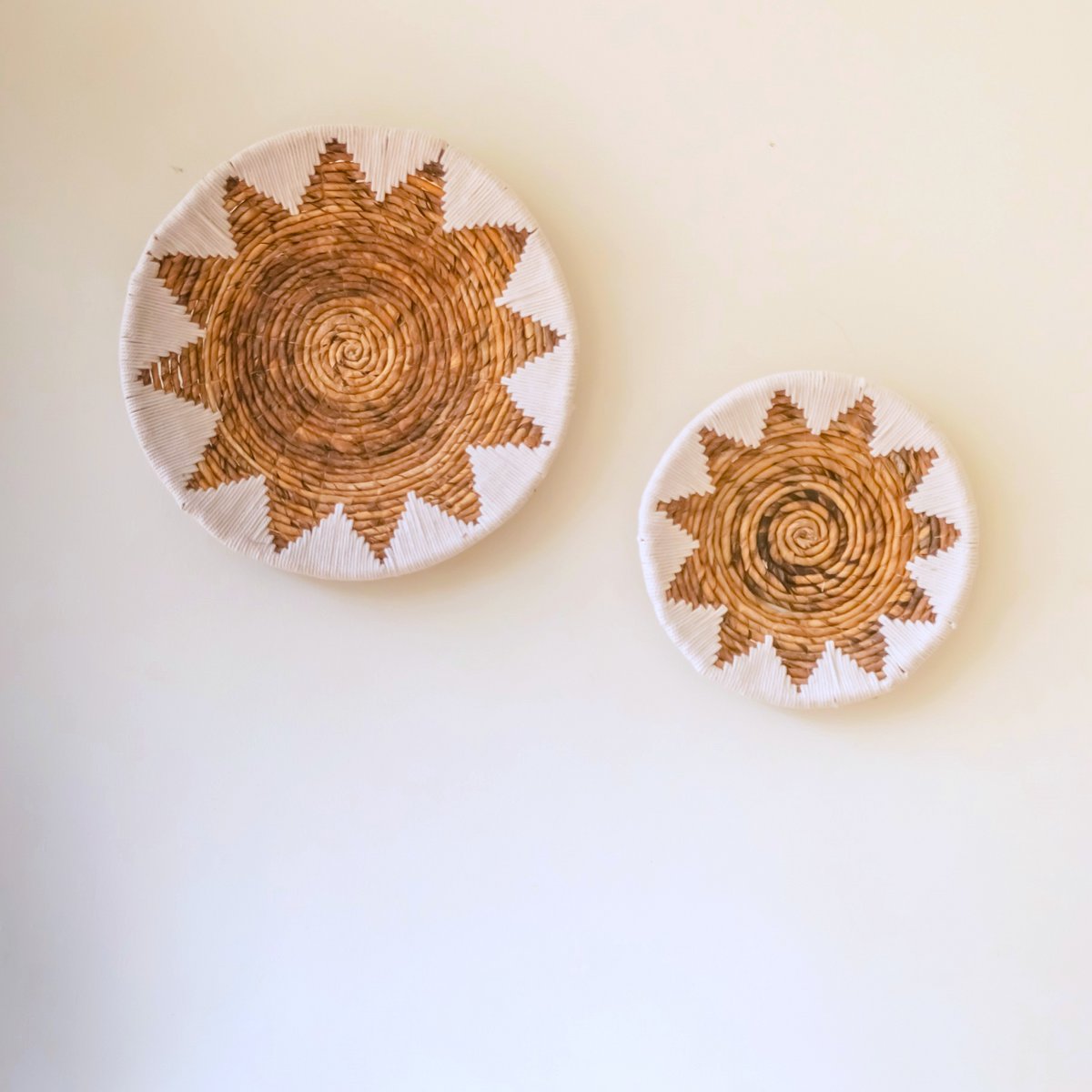 Banana fibre wall basket ADARI Ø 30 cm – star pattern