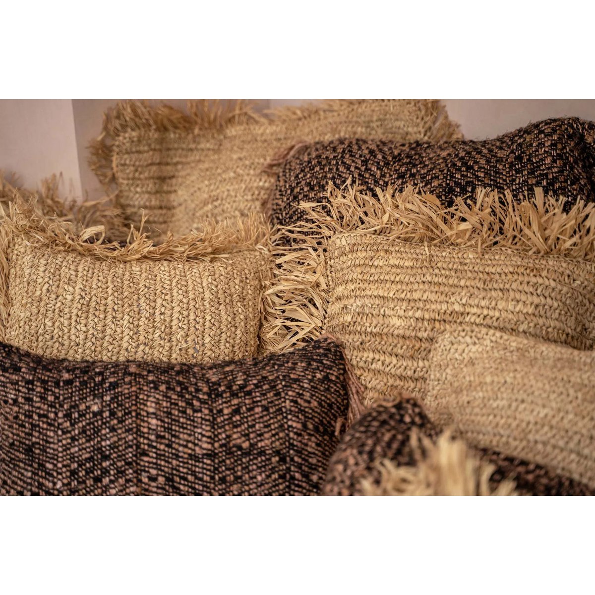 Hand-dyed cotton cushion cover 30×50 cm – black and copper