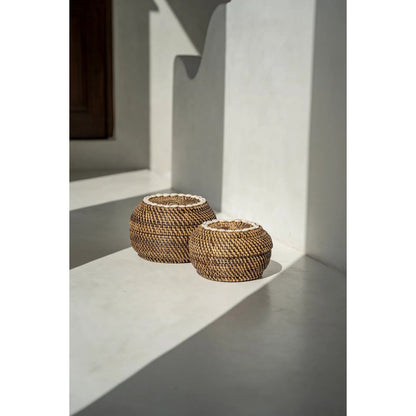 Colonial peek-a-boo basket, rattan - M