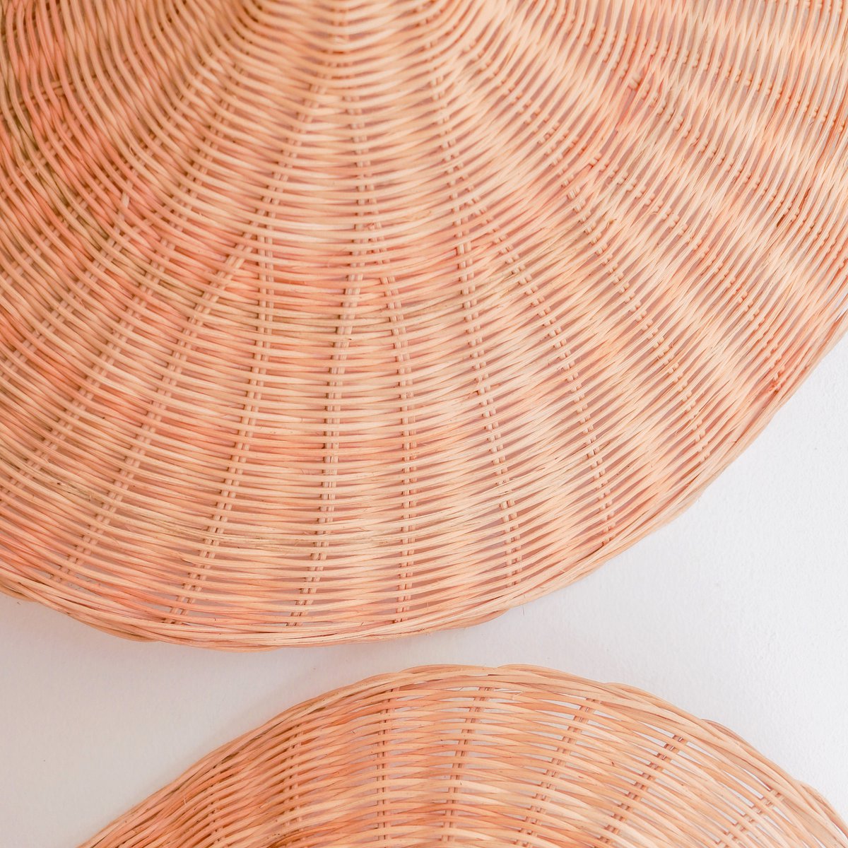 Rattan og metal tragtpendelskærm SAYAN 49 cm – beige