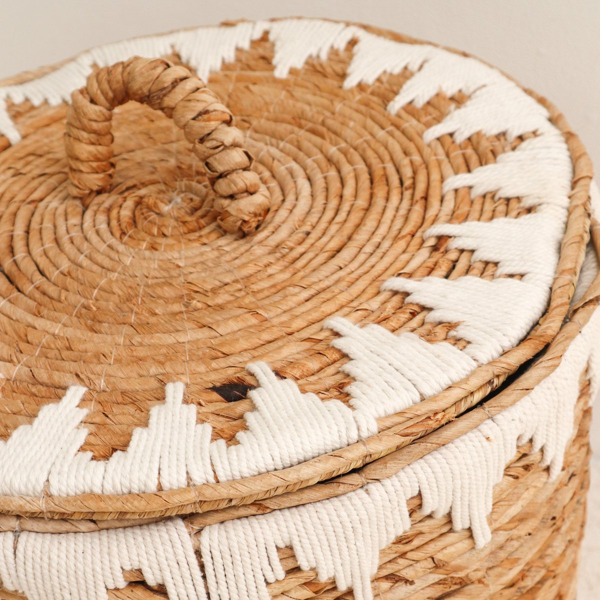 Jute laundry basket with lid EMPAT L – ø 42 × 40 cm