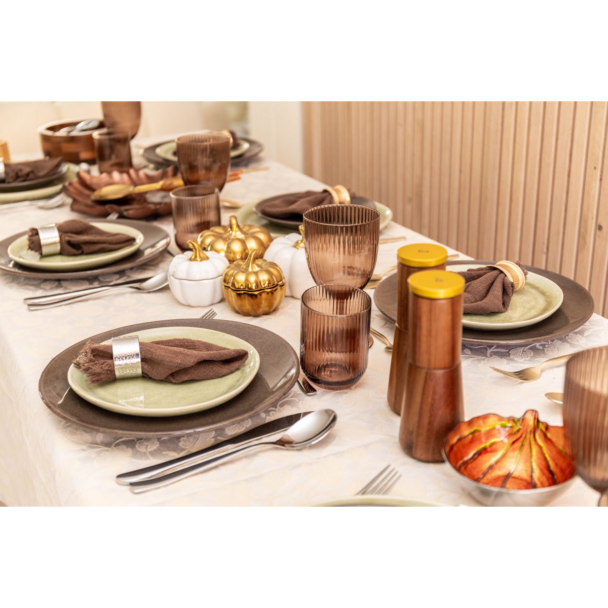 Wood salt and pepper shakers - 6.5×6.5 cm