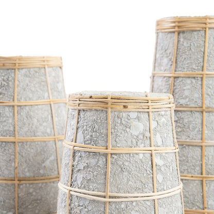 Terracotta vase med raffia-detalje - L