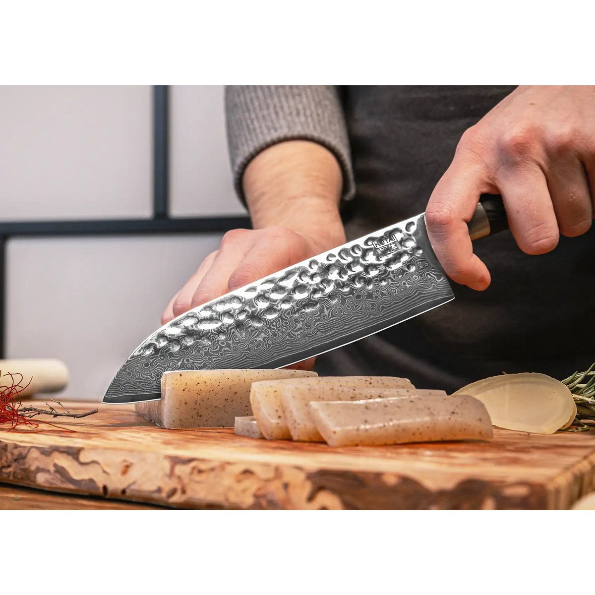 Damascus stainless steel santoku knife - 180 mm blade