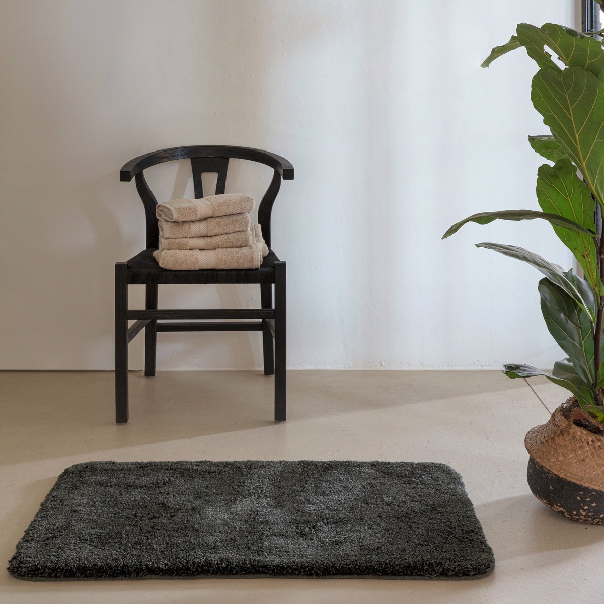 Badekåbemåtte i akryl, mørkegråmeleret 60×100 cm