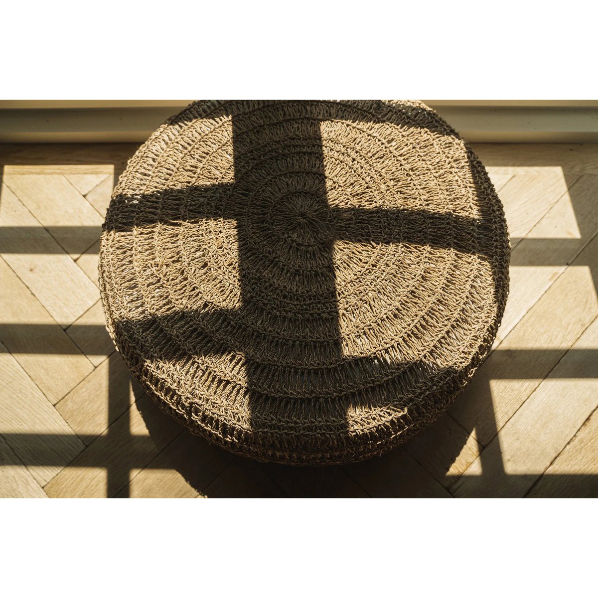 Seagrass pouffe, handwoven – medium