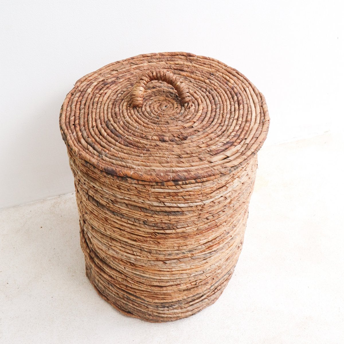Banana fibre laundry basket OMBAK with lid - brown