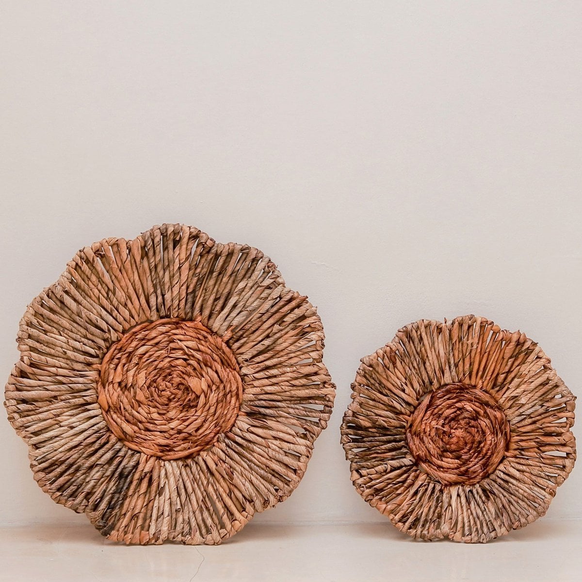 Banana fibre wall basket Melaya M – flower shape