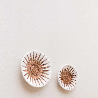 Woven wall circle MADALA, Ø40 cm – cotton and jute, geometric pattern