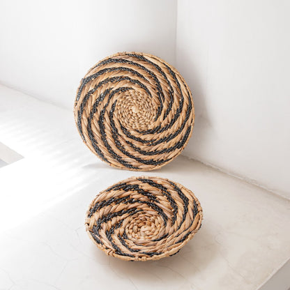 Seagrass wall basket Bandung 40 cm – graphic pattern
