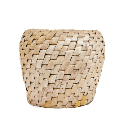 Palm leaf basket with diagonal weave - round