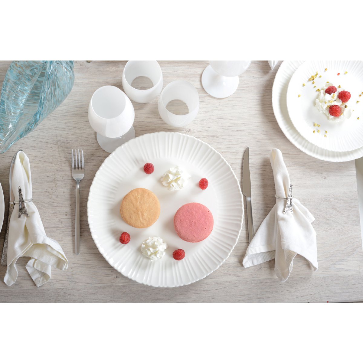 Flora white presentation plate 31.8 cm