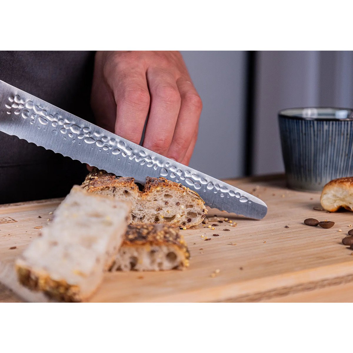 Stainless steel serrated bread knife 200 mm - pakkawood handle