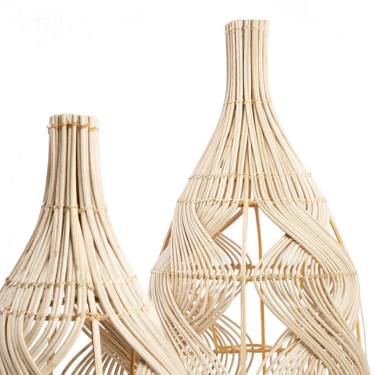 Høj pendel i rattan, 30 × 70 cm – flaskesilhuet
