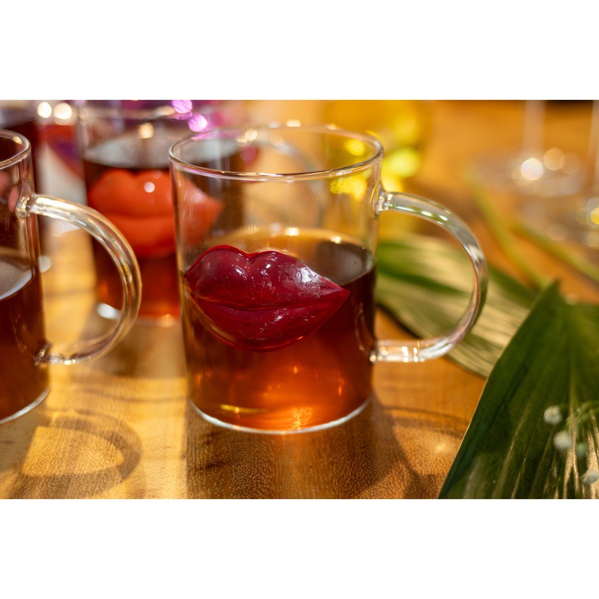 Glass mugs kiss, set of 4 - red & transparent