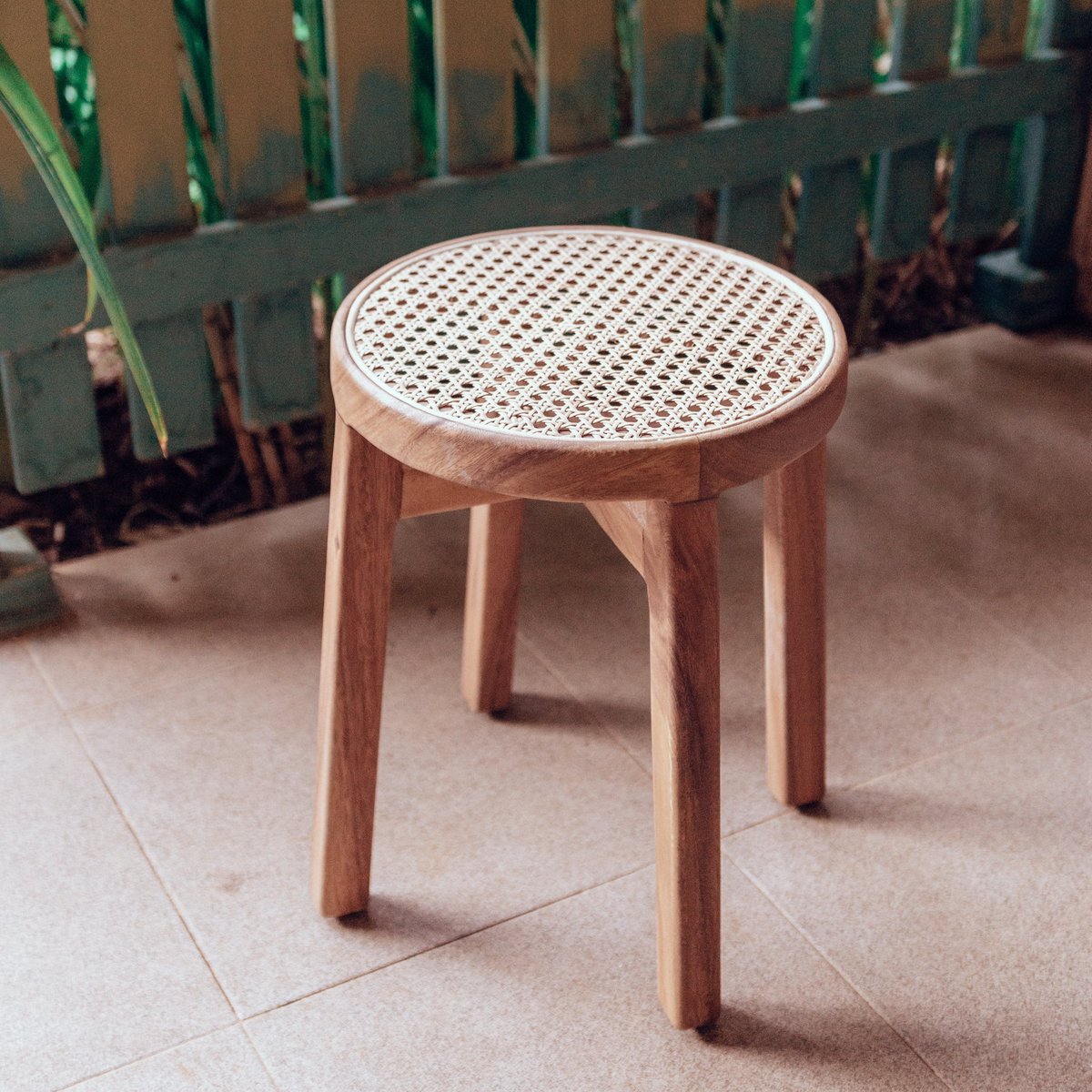 Trembesi & rattan stool CARAMIN Ø35 cm - woven seat