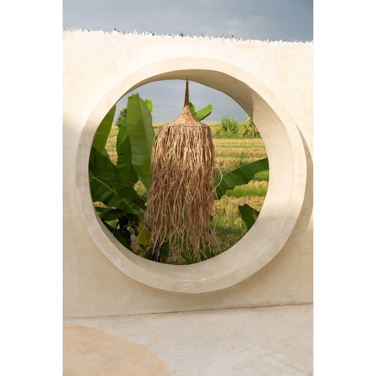 Raffia pendellampe – 40 cm bred, 150 cm fald