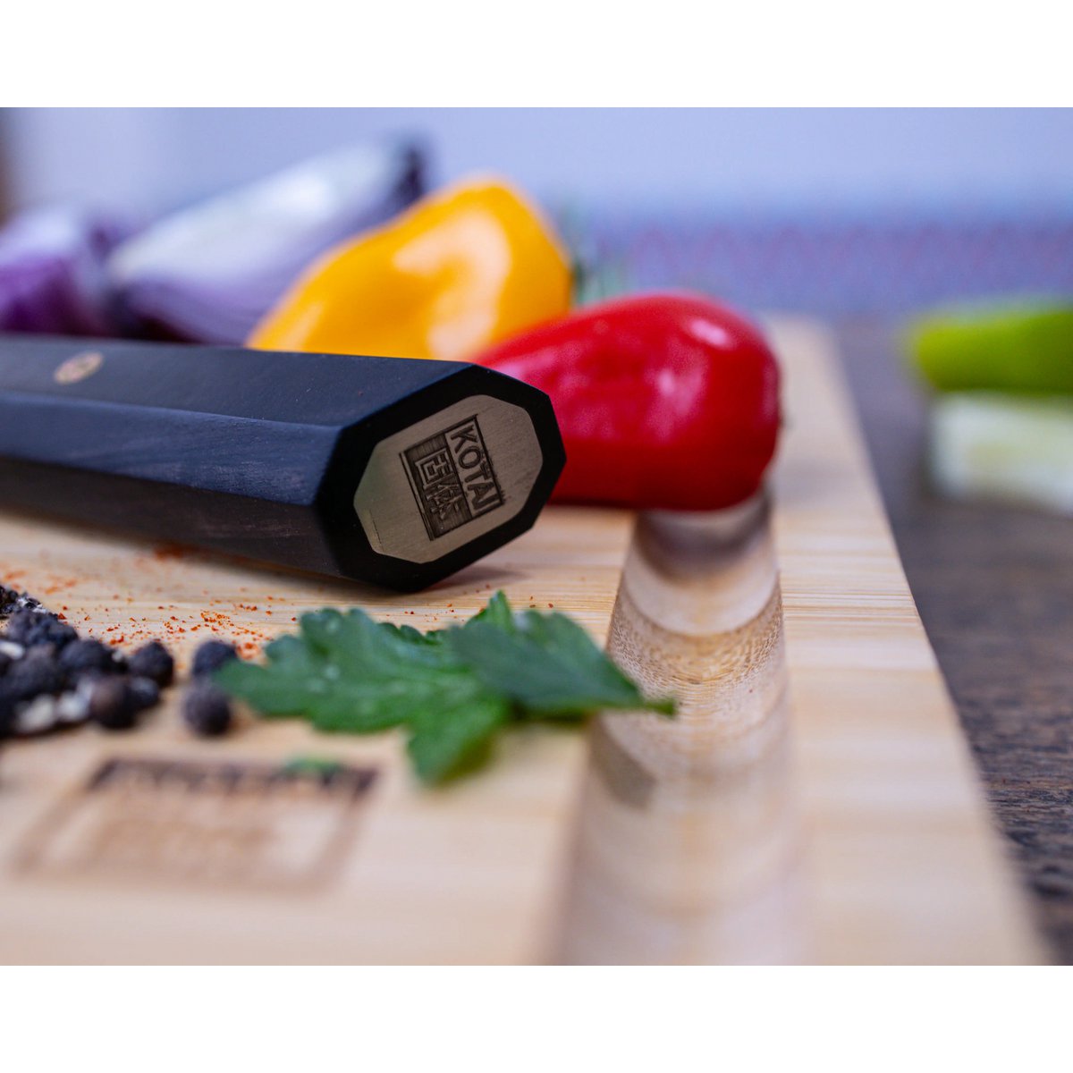 Bamboo cutting board with juice groove - 40×30 cm