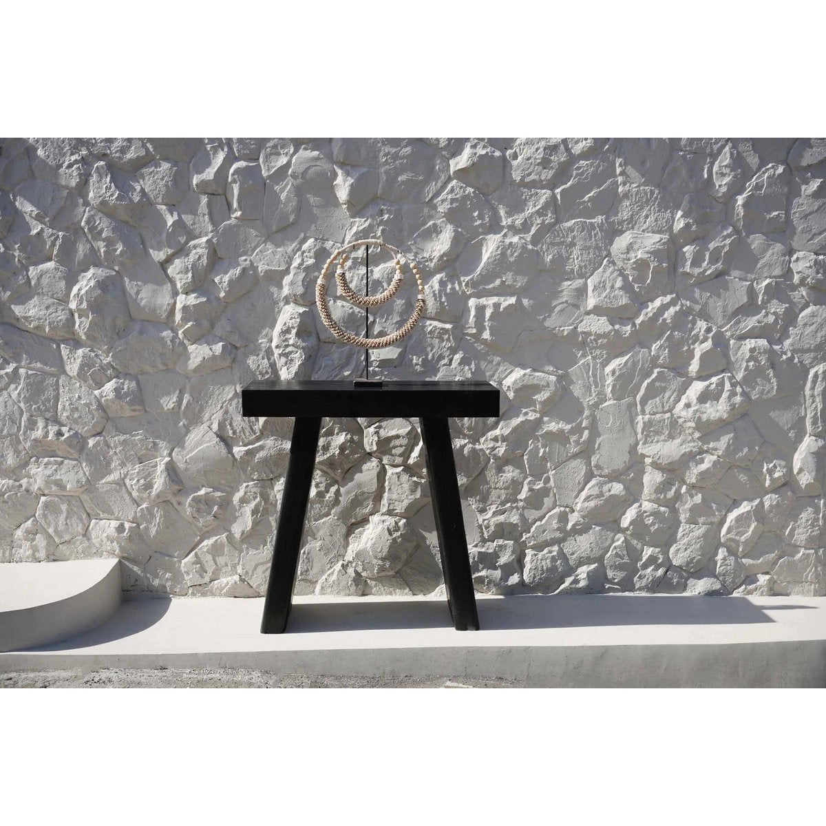 Shell necklace on stand - Natural