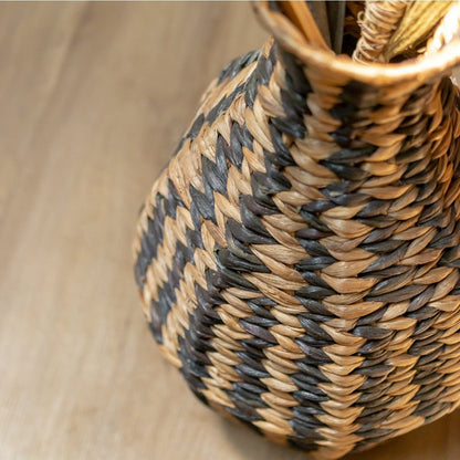 Woven water hyacinth vase – Dayana, black
