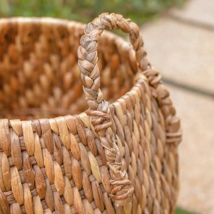 Rund vandhyacintkurv, beige og brun zig-zag – Wayag