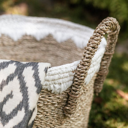 Round seagrass basket WAIGEO M – 40 × 25 cm, white cord detail
