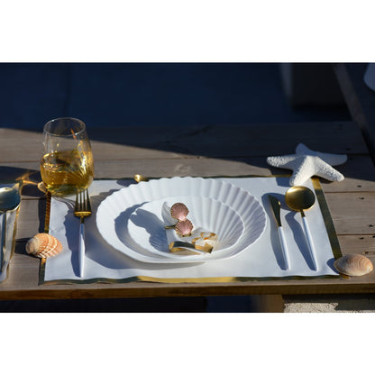 Disposable charger plates, gold border 31.5 × 45 cm - roll of 32