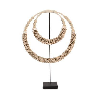 Shell necklace on stand - Natural