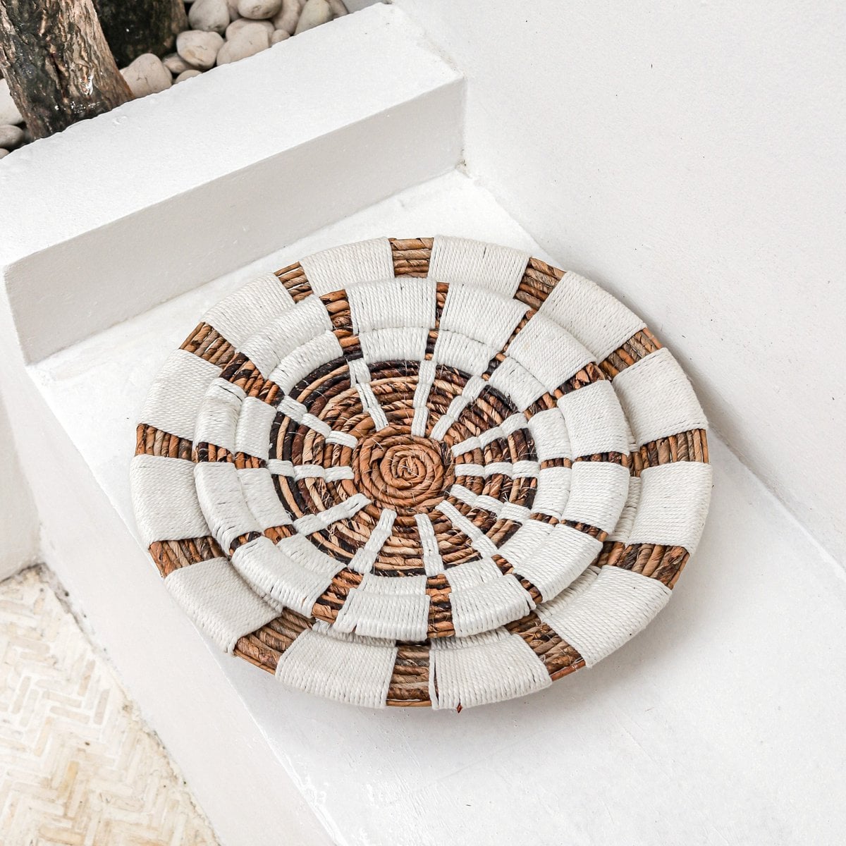 Jute & cotton wall basket Hutan 40 cm – geometric pattern