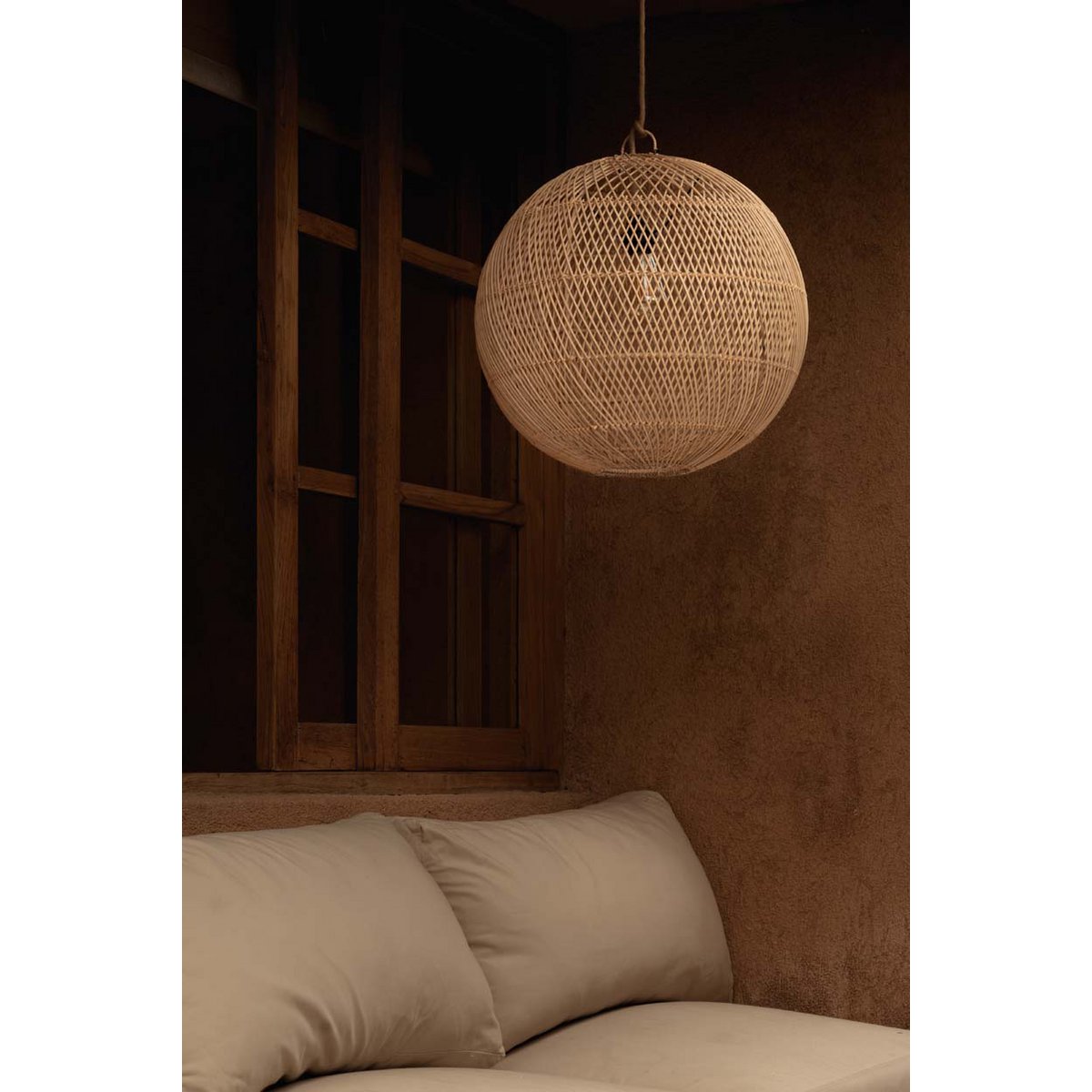 Håndvævet pendellampe i rattan, kugleformet, 30 cm - natur, lille