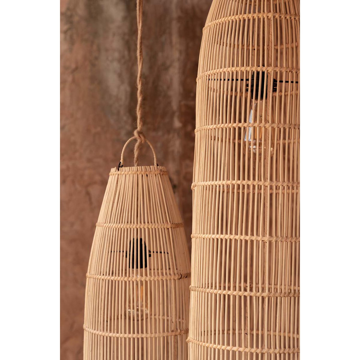 Pendellampe i rattan 62 cm – fiskeruseflet, natur